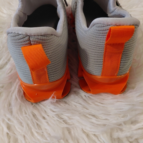 Womens Gray Bright Orange Running Shoes 8 - Picture 5 of 10